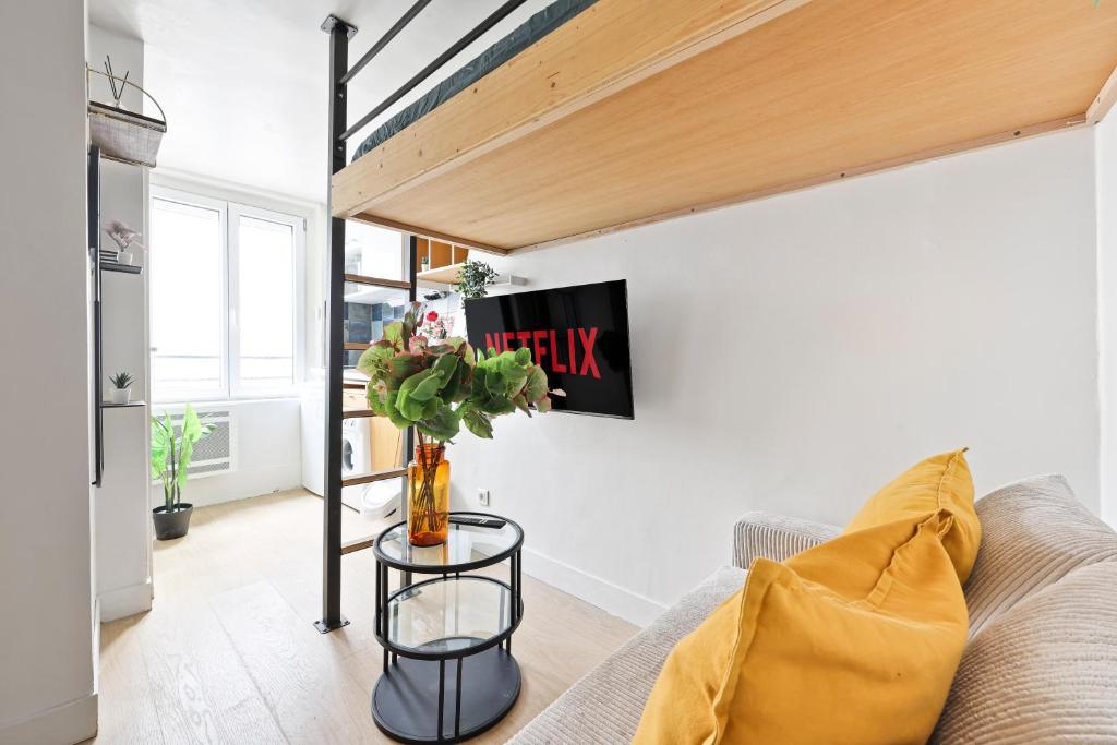 Le Marais Cozy Studio Apartment Free NetFlix - 3