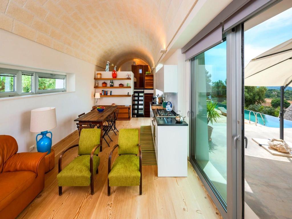 Tranquil Villa in Apulia - 4