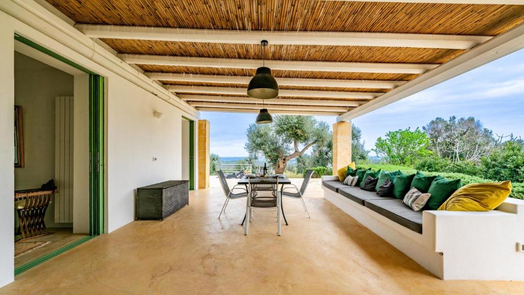 The Ridge House with Sea View by Rentbeat - 5
