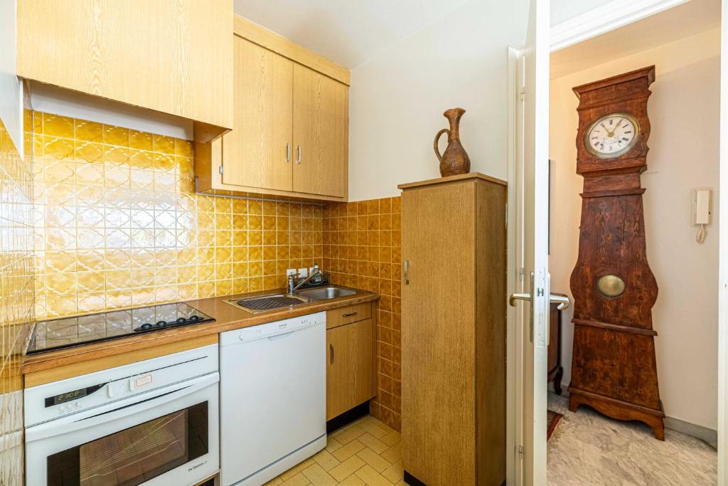 Bright Studio with Parking Near Beach & Old Town - 3