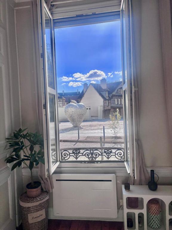 Appartement Face au Cœur Troyen avec cour privative terrasse - 3