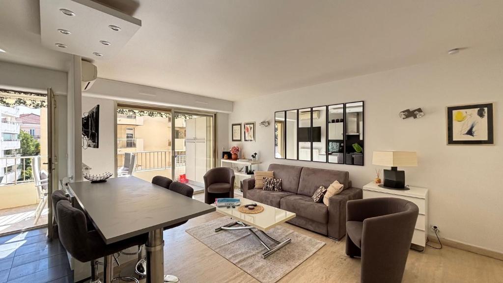 2 Room modern, terrace and Parking - 3