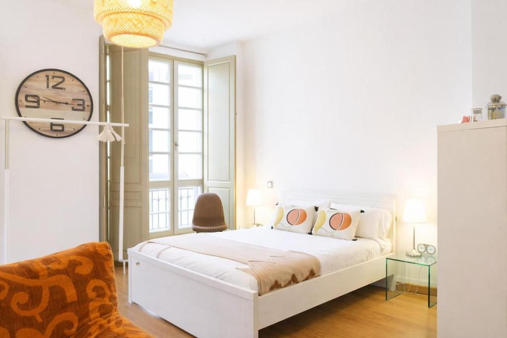 Modern Apt I AC I Calle Alamos I 1 min to Plaza Merced - 5