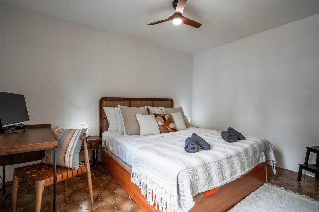 Just Renovated! Andalusian Charm w Fresh New Look - 4