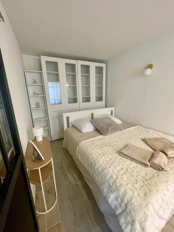 1 bedroom apartment with pool and private parking French Riviera - 4