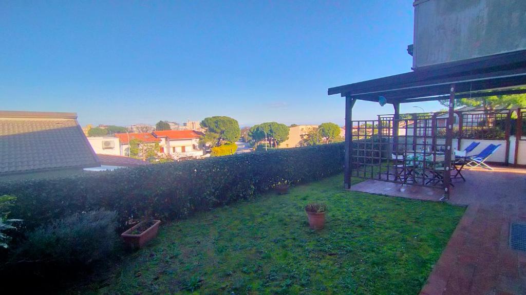 TRILOCALE CON GIARDINO E POSTO AUTO- cod 504 - 3