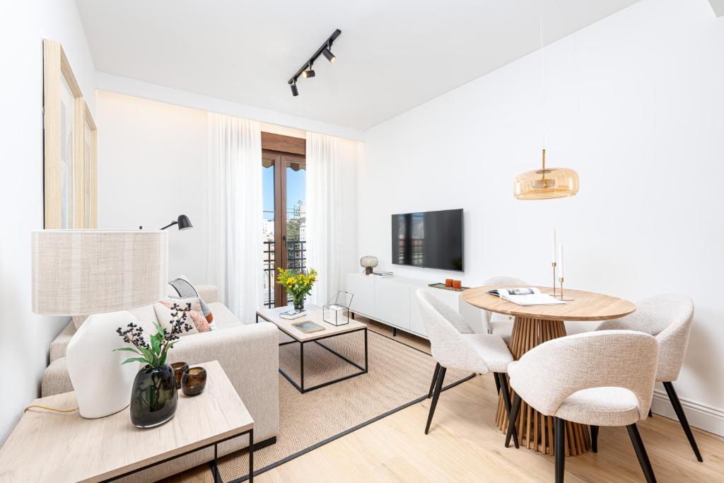 Rosaleda II & private terrace by ELE Apartments - 5