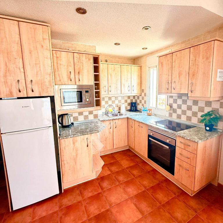 Benalbeach Apartment with Magnificent Sea View - 5