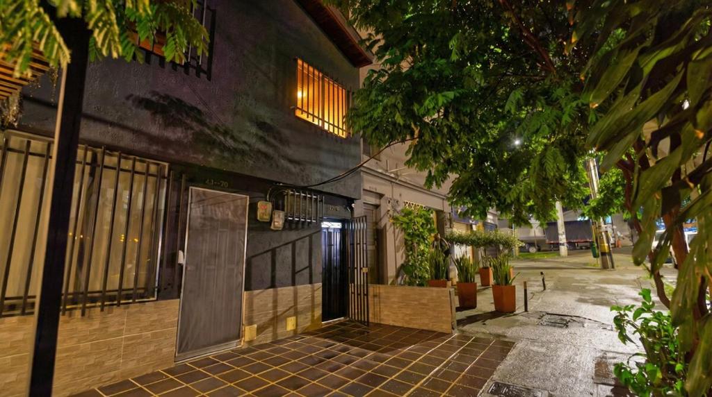 AC & Amazing Place, Manila El Poblado 5 Min ALL - 5