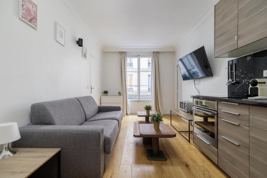 Apartment with AC - 2BDR-6PAX - Champs Élysées - 3