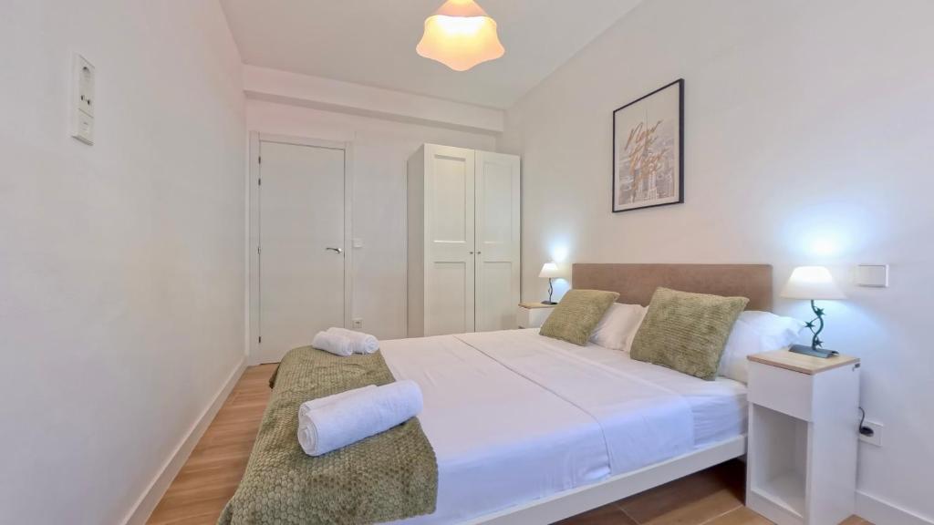 Modern Designer Apartment near Madrid Center - 2
