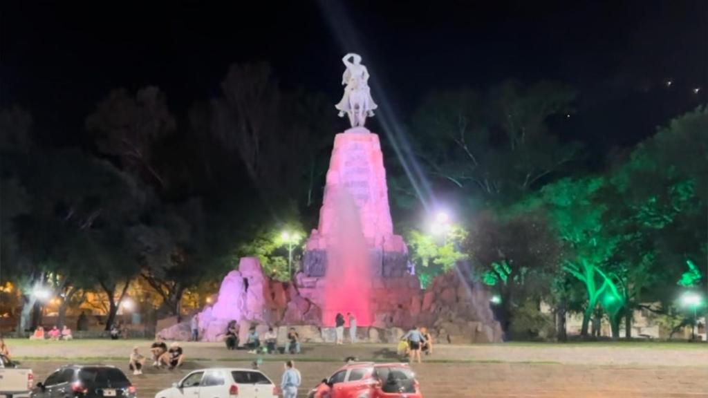 SALTA MONUMENTO a GUEMES - 1