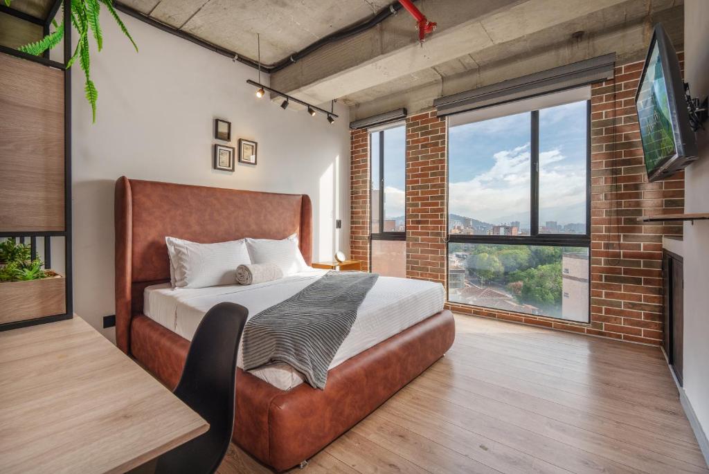 Spacious Loft with a Beautiful View in Laureles, Near Poblado - 4