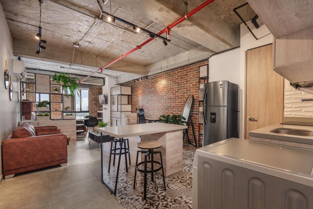 Spacious Loft with a Beautiful View in Laureles, Near Poblado - 5