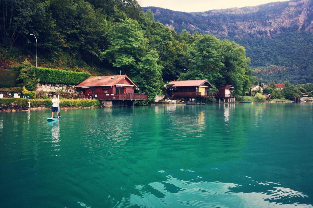Rare petit chalet sur le lac barque à rames clim - 5