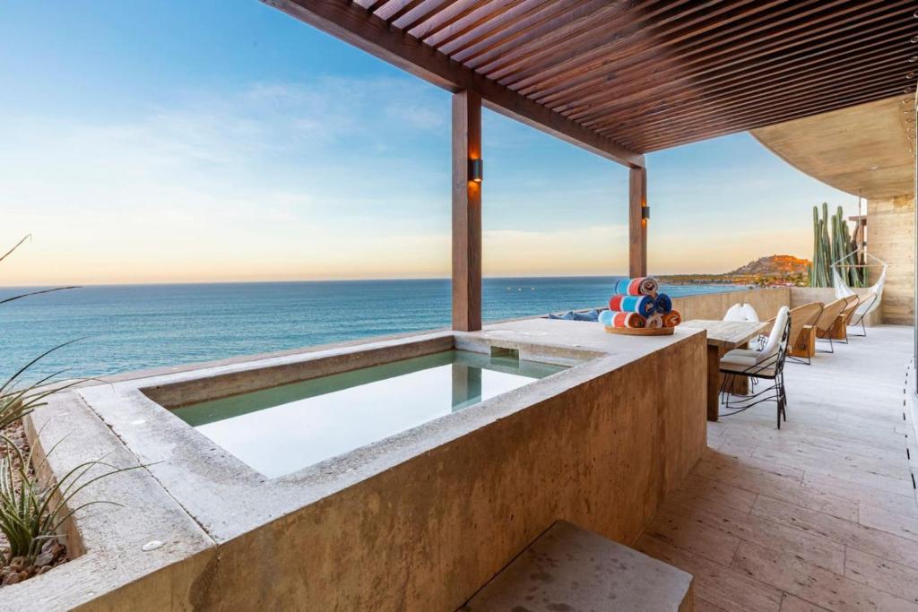 Cabo Escape w Infinity Pool - 1