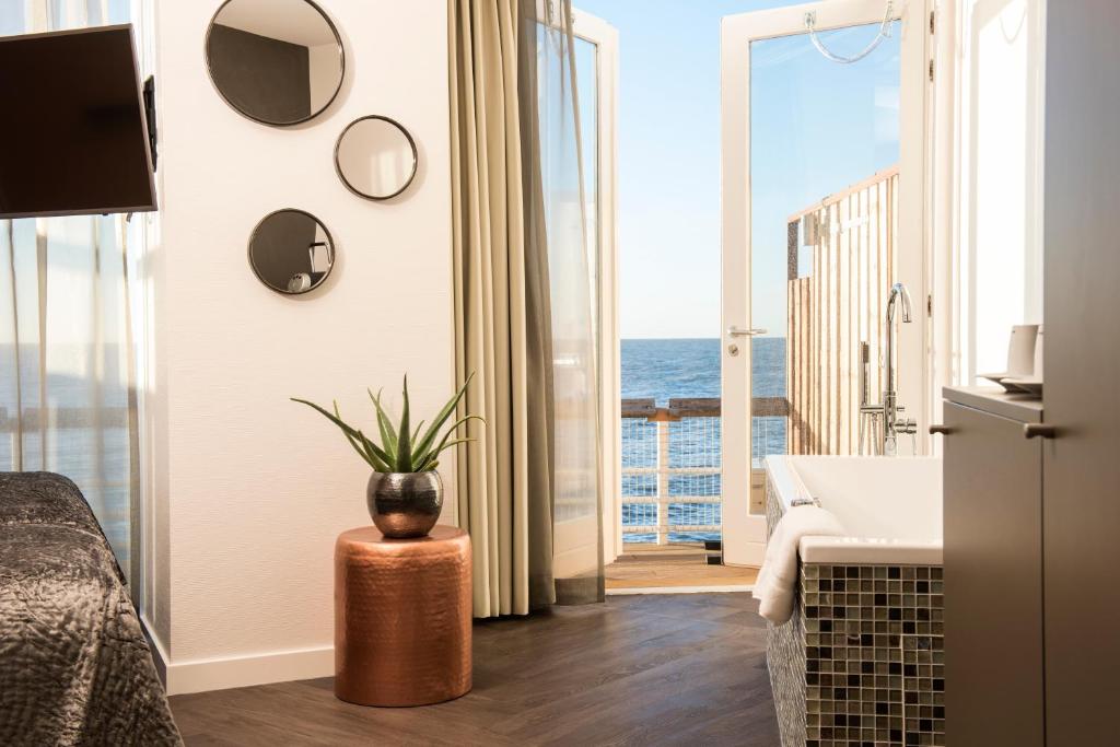 De Pier Suites photo
