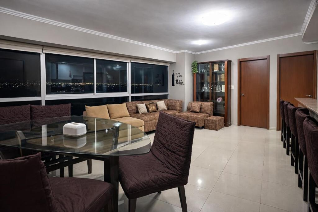 Premium Stay in Puerto Santa Ana, Near Bars, Restaurants, Airport & Malecon 2000 Guayaquil, Ecuador - 4