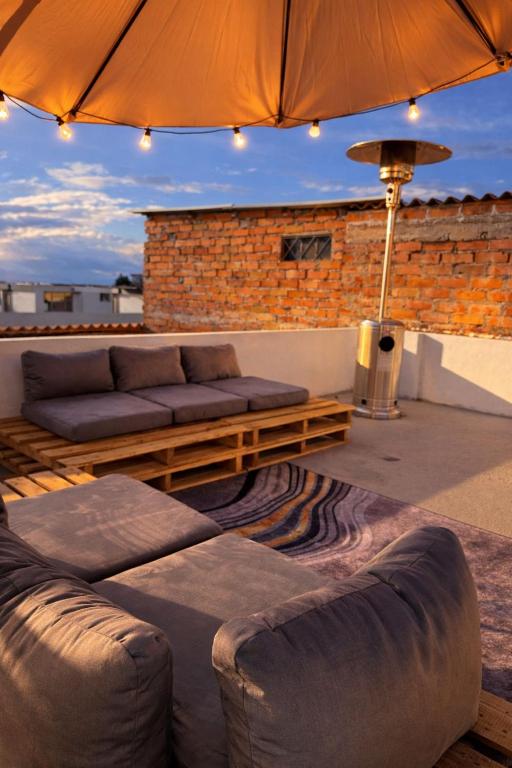 Los Ceibos Premium Family Home with Terrace & Games - 3