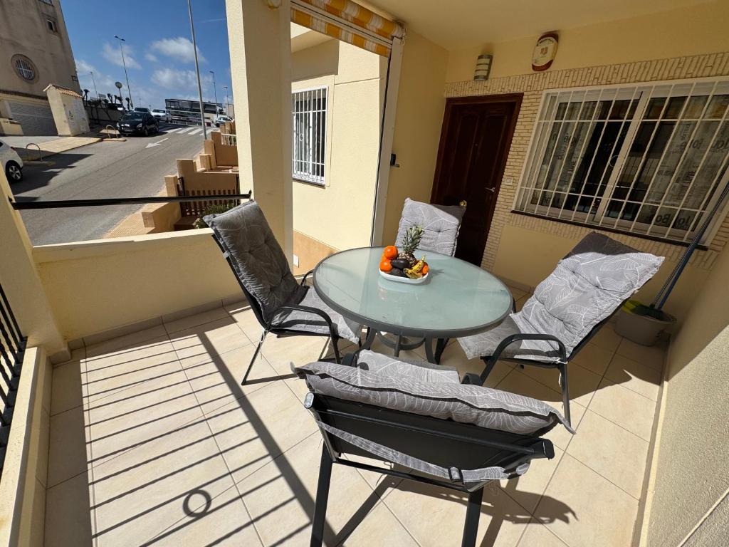 En perle med plass til voksne og familien, solfylt terrasse 5 min fra stranden - 5