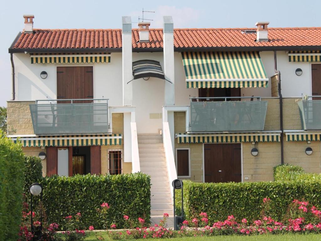 Charming Apartment with Pool Near Lazise Historic Centre - 4