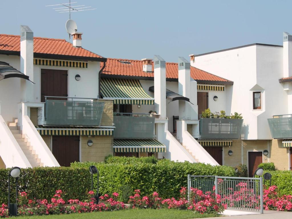 Charming Apartment with Pool Near Lazise Historic Centre - 3