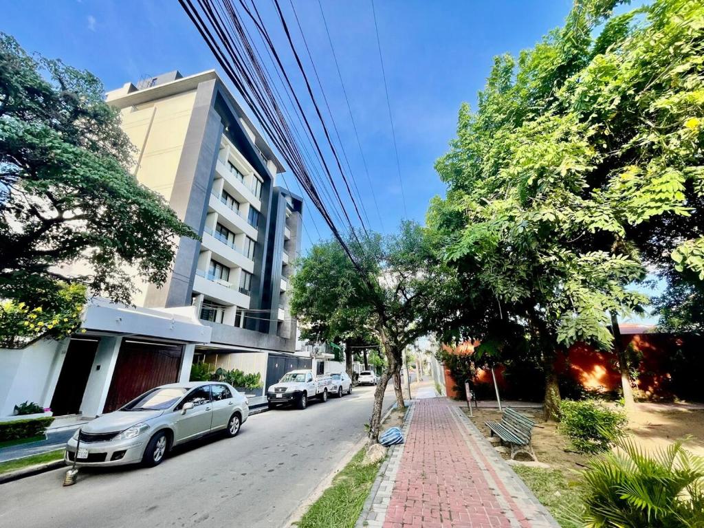 Amplio y moderno Studio con Balcony en Equipetrol - 5