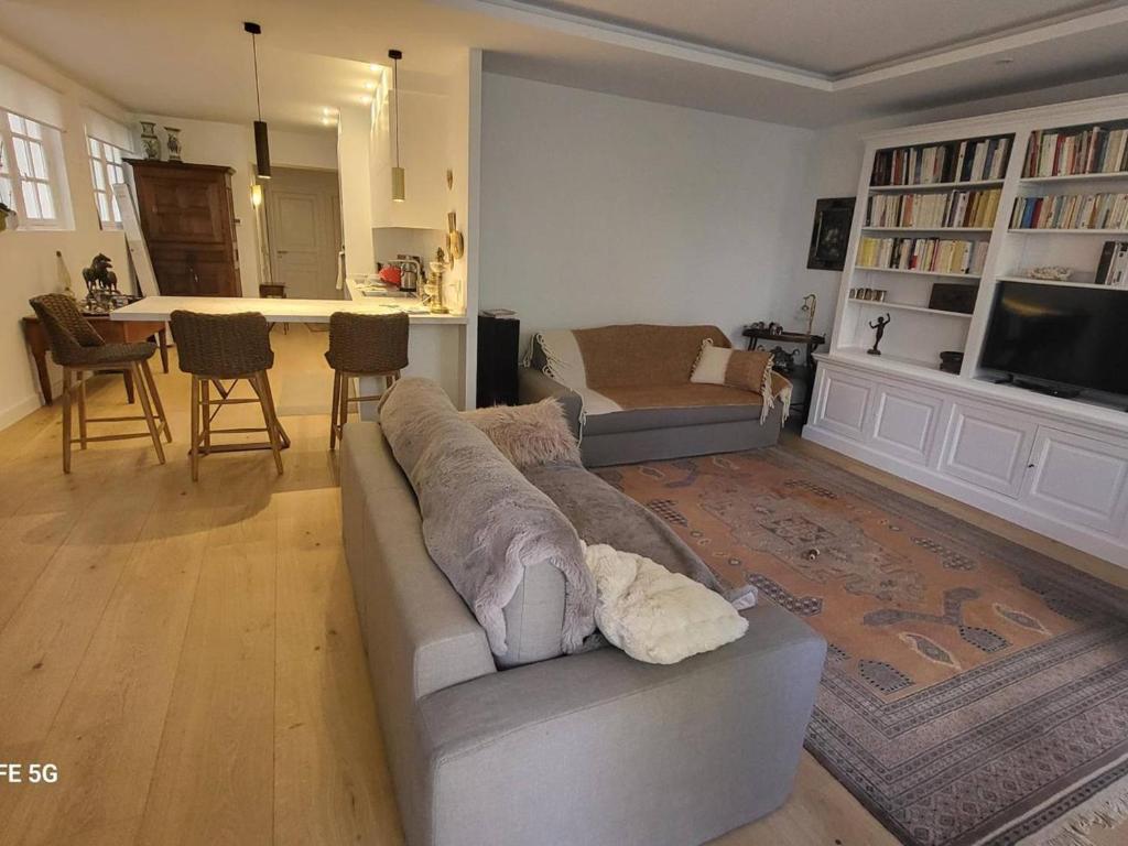 Saint-Jean-de-Luz : Appartement avec Terrasse, 2 Ch. et Parking au Cœur Historique - FR-1-792-34 - 2