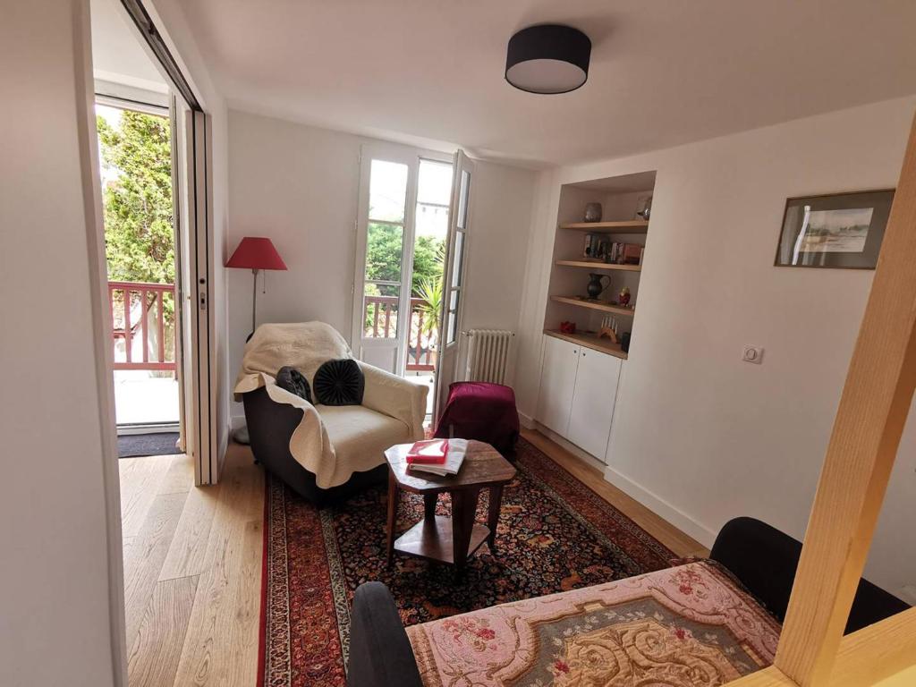 Appartement Rénové Hyper Centre St-Jean-de-Luz, 4 Pièces, 6 Couchages, Parking, 50m Plage - FR-1-792-31 - 2
