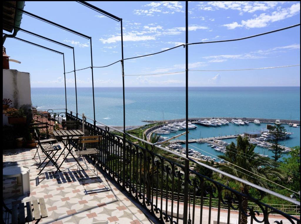 Casa Molinari - Beautiful old town Apartment with panoramic Sea views - 3