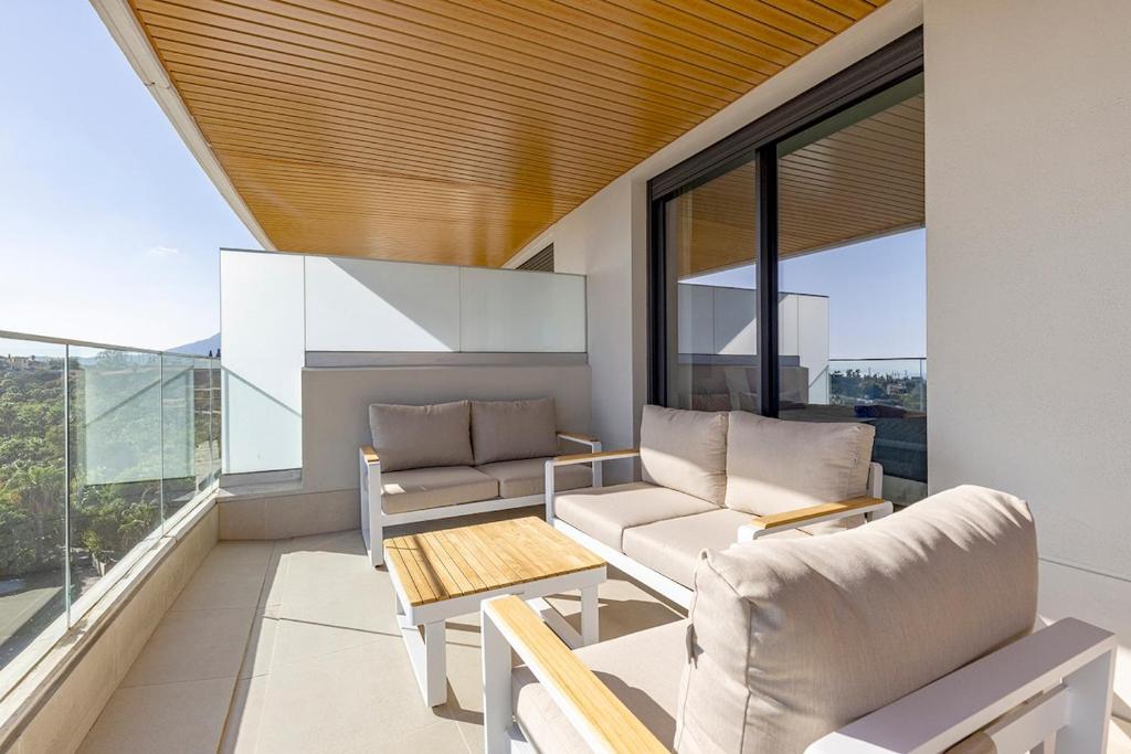 Modern 3-bedroom with sea views and picture worthy sunsets - 4