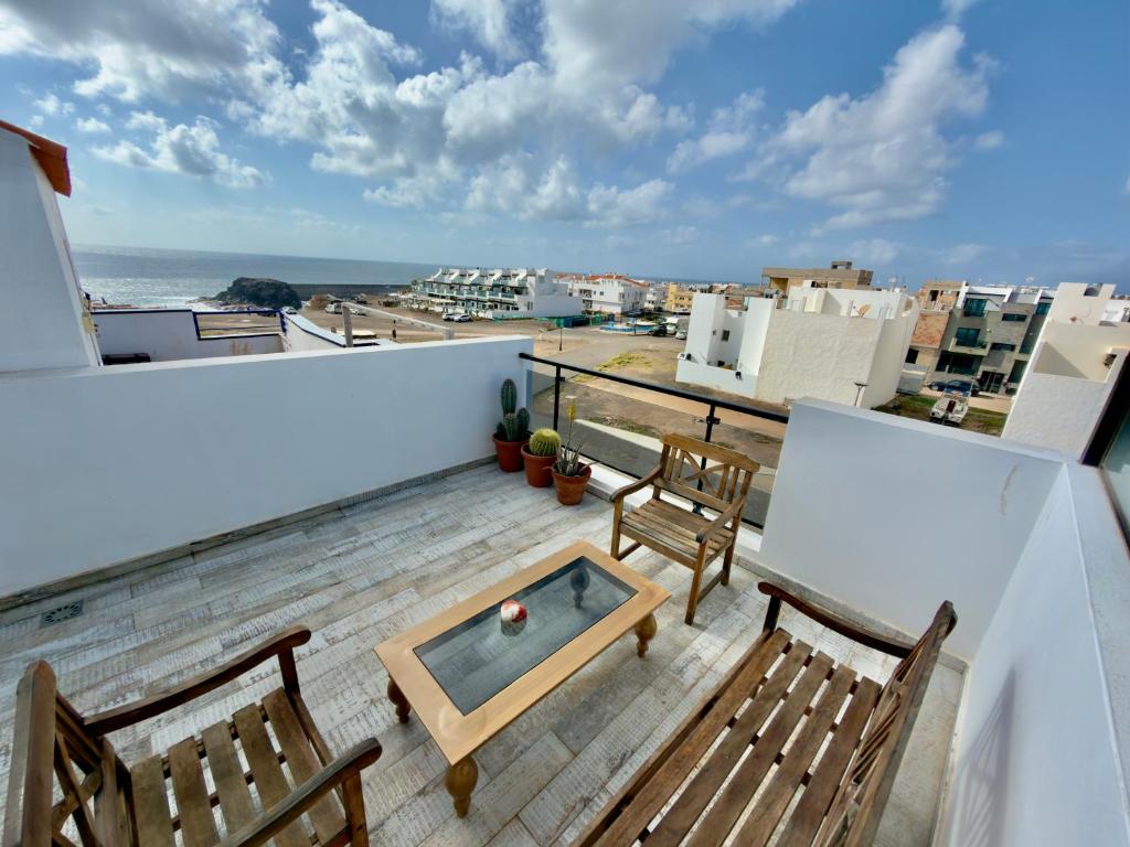 Casa Patrizia a Modern Ocean View Surf & Beaches Walk in ElCotillo - 2