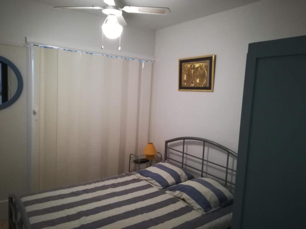 petit studio Le Clos des Cigales 4P,pkg sécurisé, WIFI, smart TV, 12 mn centre, samedi au samedi, RDC - 2