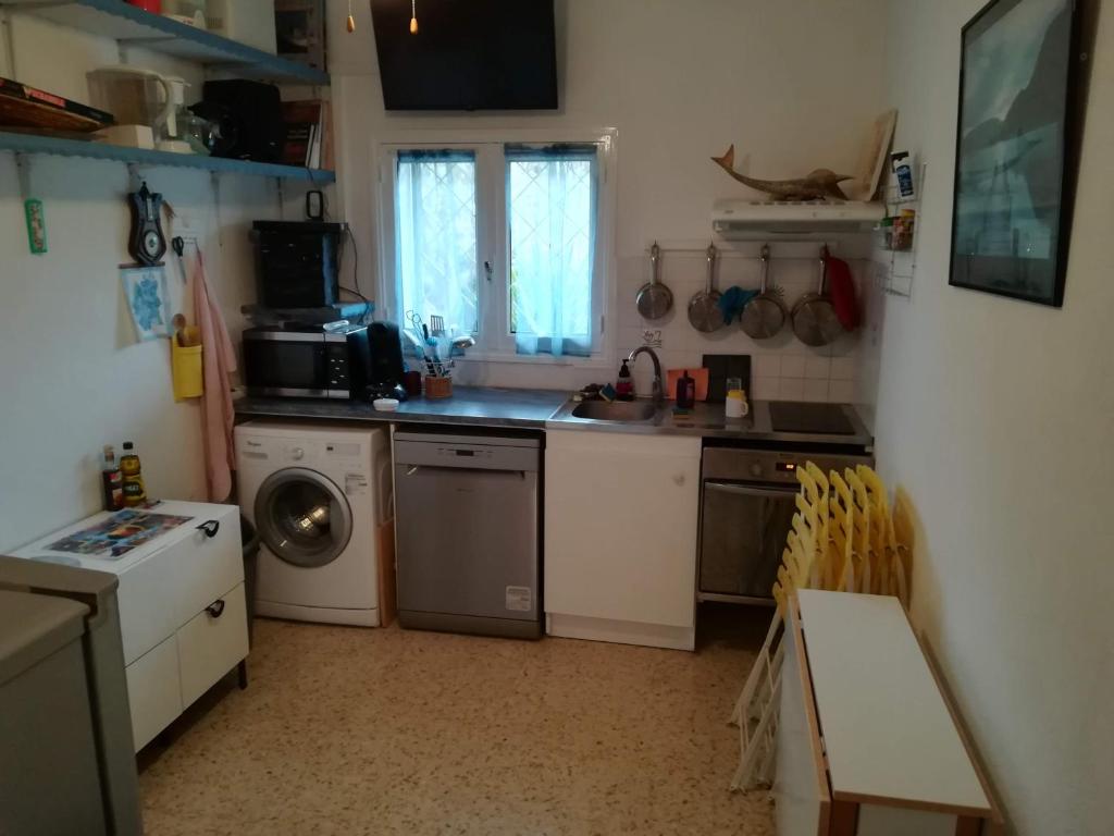 petit studio Le Clos des Cigales 4P,pkg sécurisé, WIFI, smart TV, 12 mn centre, samedi au samedi, RDC - 5