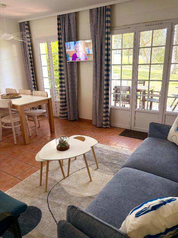 Maison villa Lilou, Pierre et vacances, avec piscine, vue golf, plage à 10 min à pied, linge inclus - 2