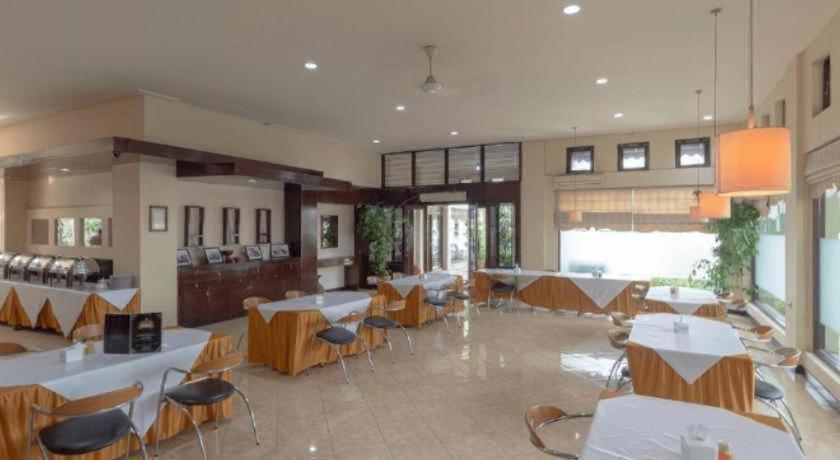 Palm Hotel
