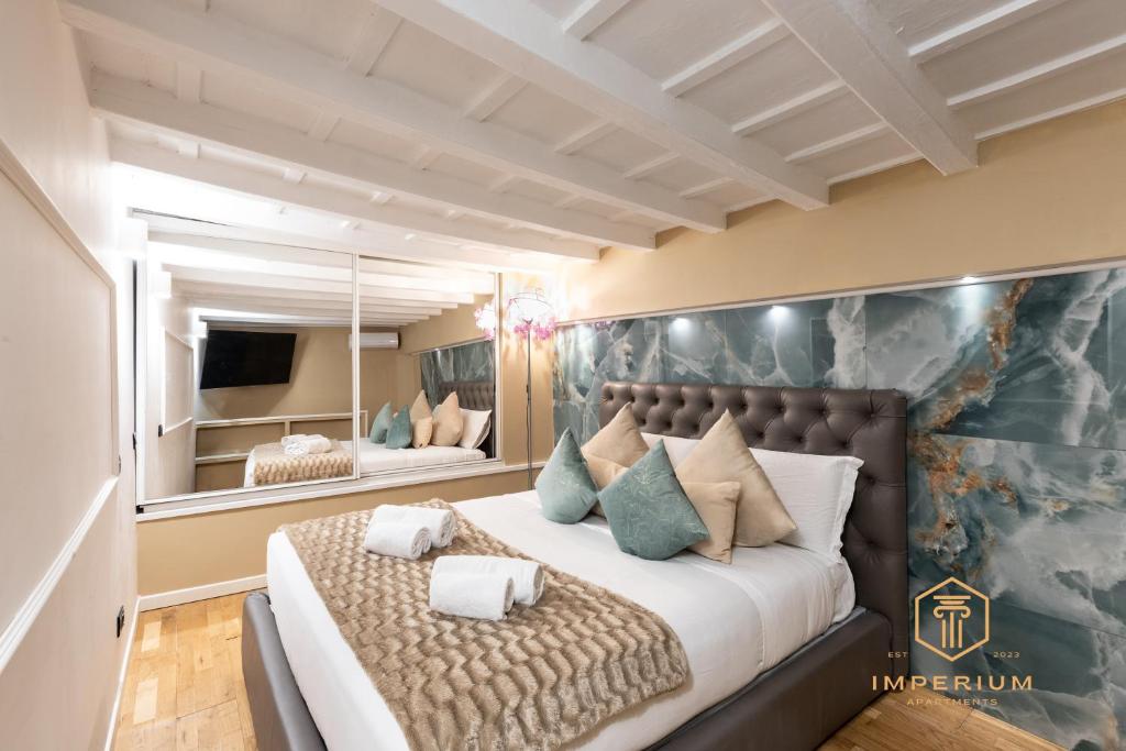 Teatro Pace Palace - Historic Center, luxury apartment, 3 bdr, A-C - 2