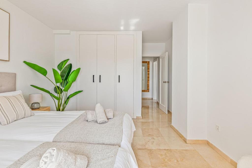 Casa Marina - Estepona Port Sleeps 6 Sea Views - 3