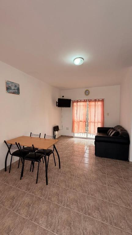 Departamentos a 400 metros de la bajada Rinconada - Planta alta - 1