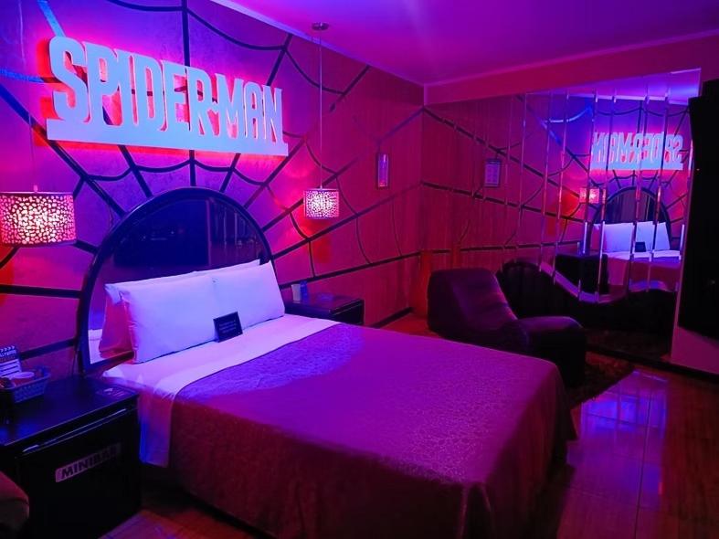 Hollywood Suites - 2