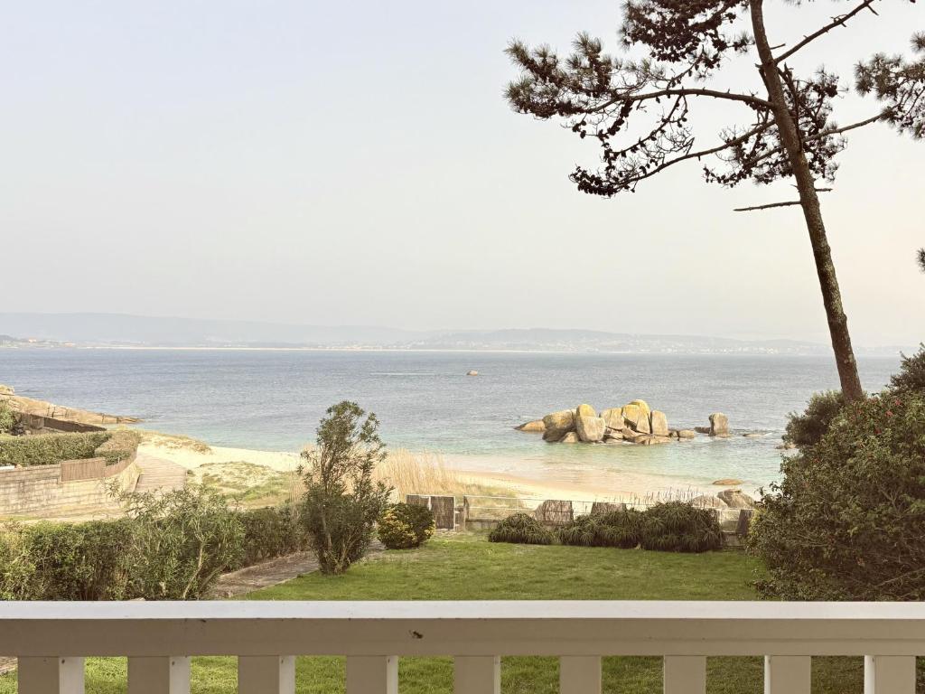 Beachfront Luxury Villa - 2