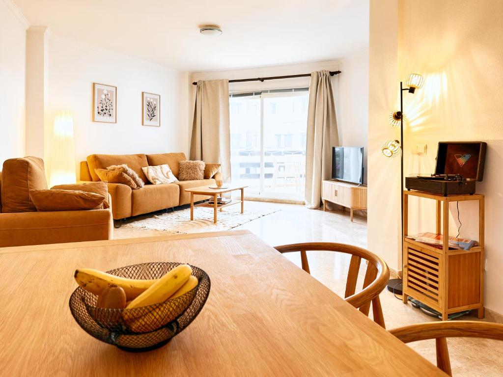 Costa del Sol Apt, Pool & Terrace & Beach Walk - 3