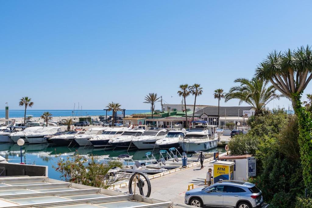Modern apartment in Cabopino port - 2