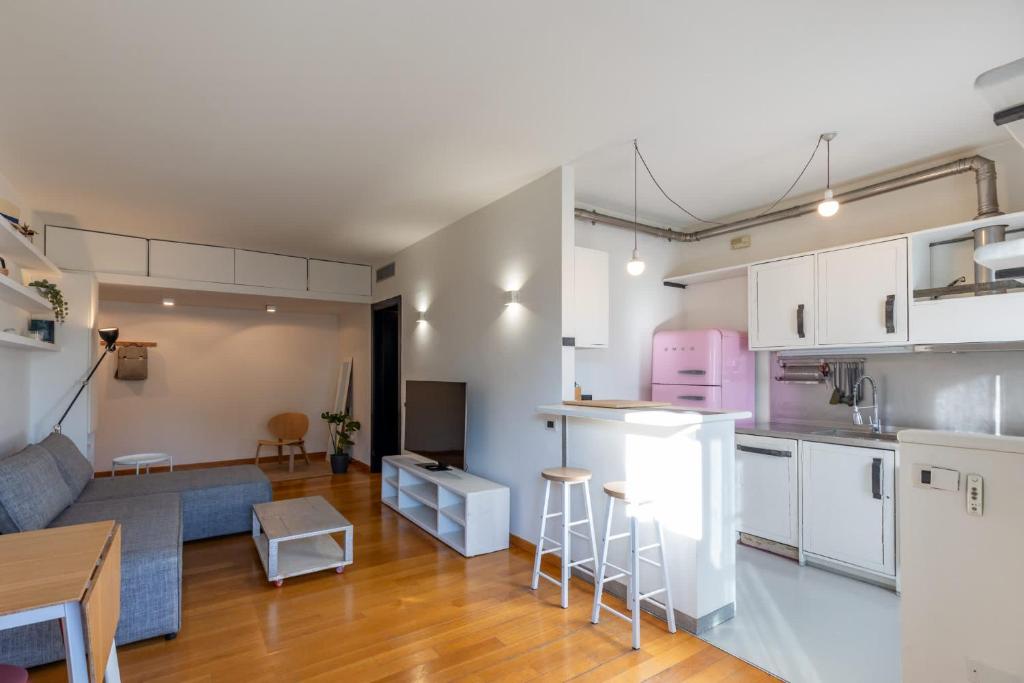 Bright Navigli Apartment with Canal view - 3