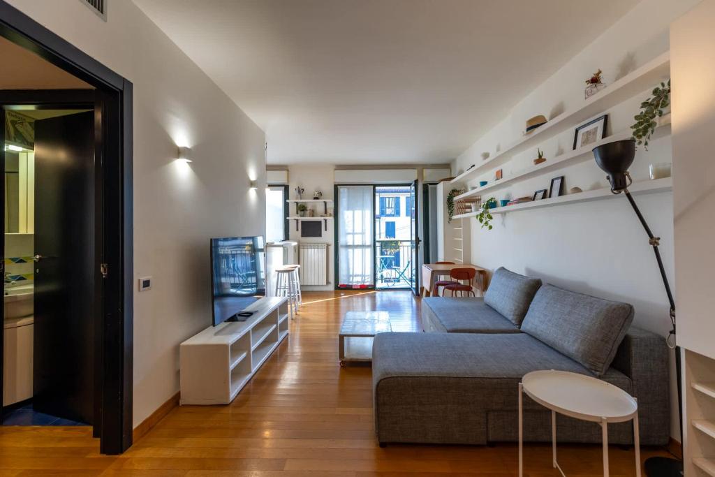 Bright Navigli Apartment with Canal view - 4