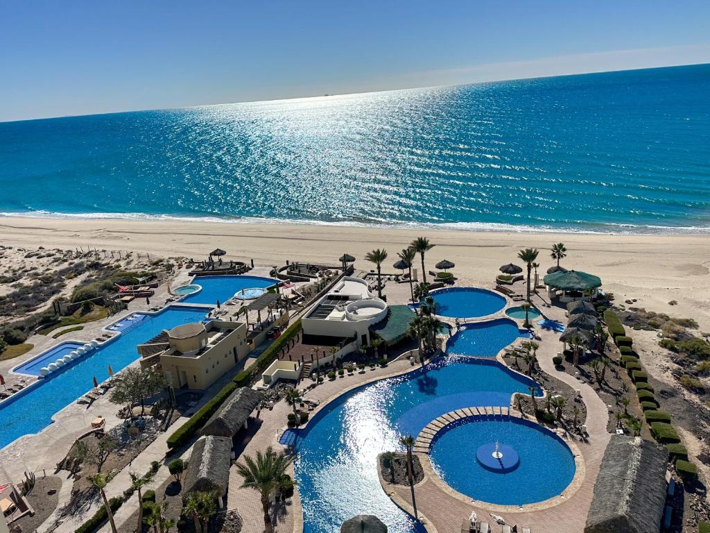 10th Floor Condo with Stunning Views Tranquil - 4