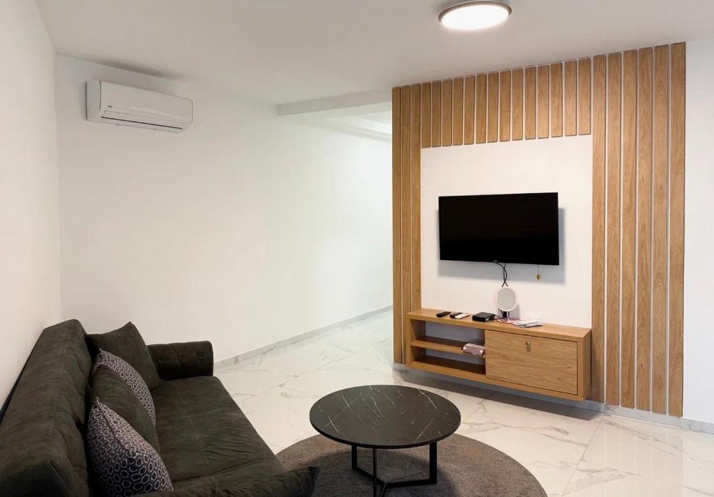 Aura Apartment - 3