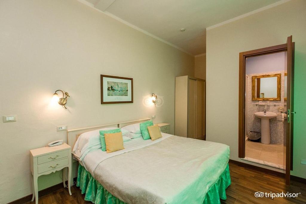 Viareggio rooms facing the sea - 2