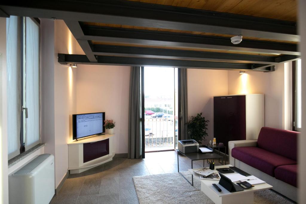 VERSOVERDE HOTEL Alzaia Naviglio Grande photo