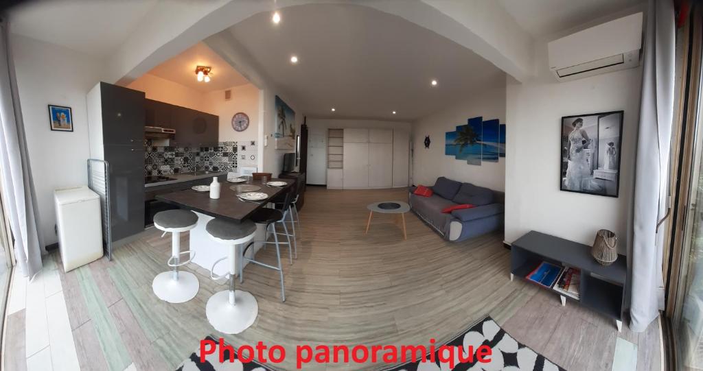 Logement en rez de jardin avec terrasse privée face à la mer ! - 2